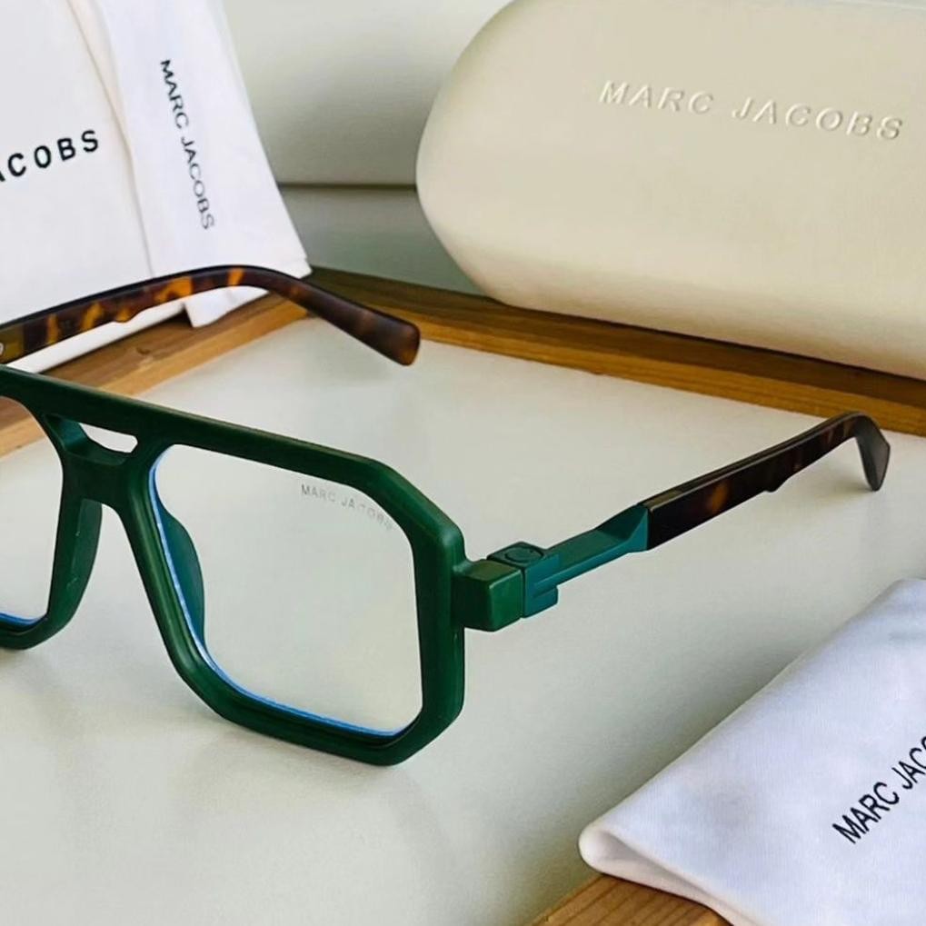 MARC JACOBS FRAME 122