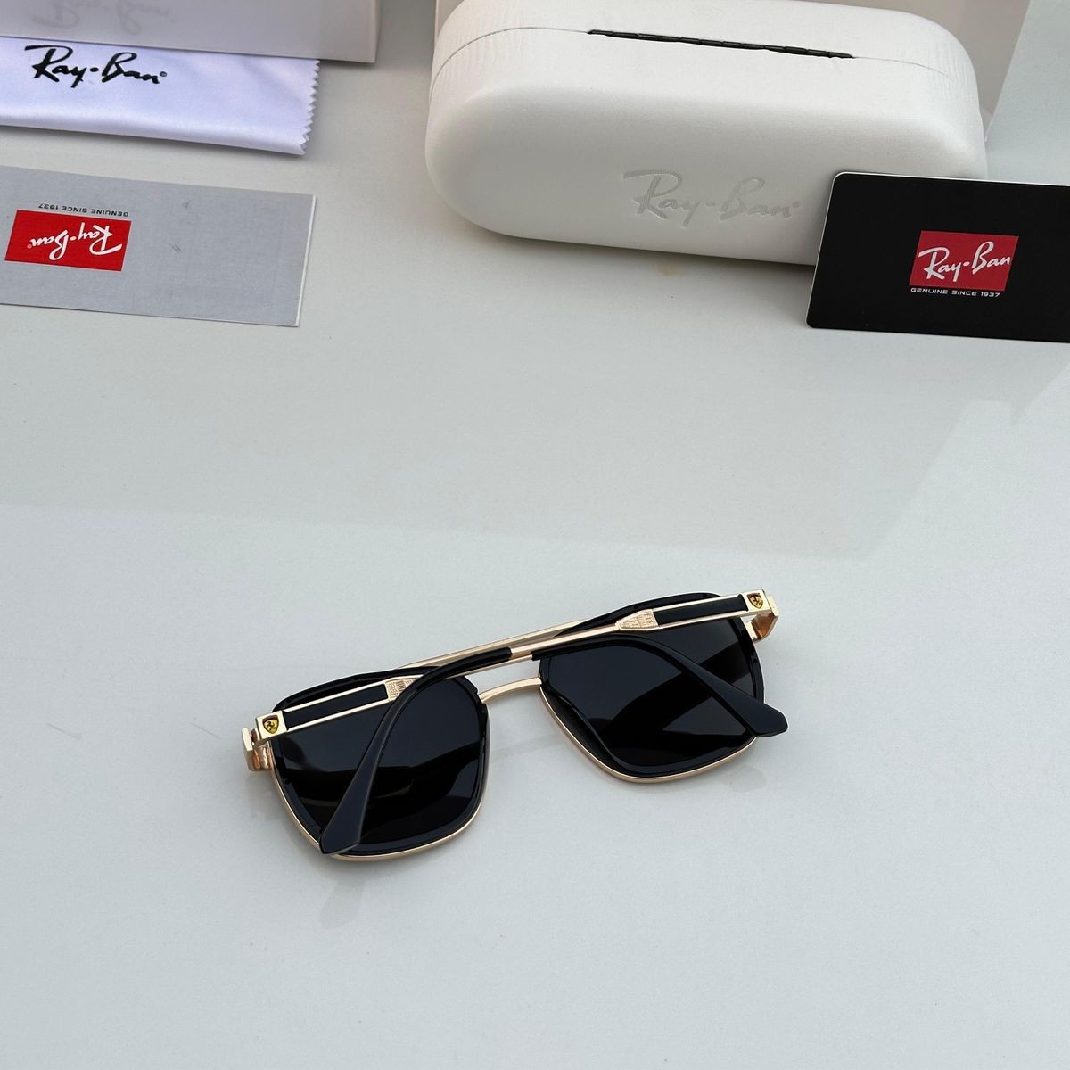 RAY-BAN SUNGLASSES 102