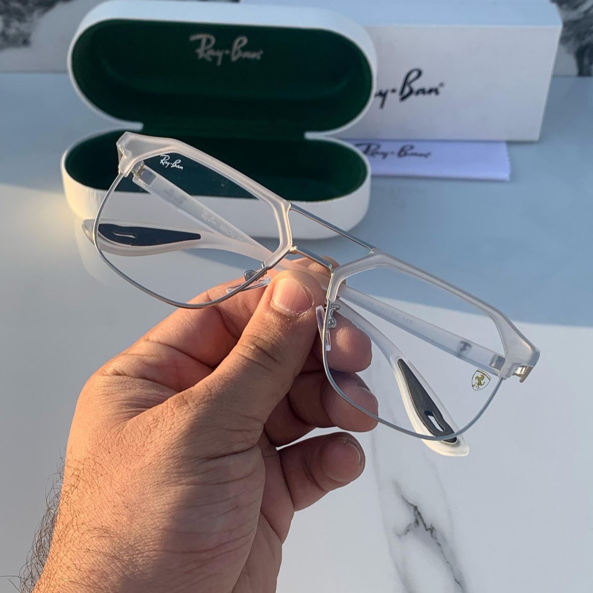 RAY-BAN SUNGLASSES / FRAME 125