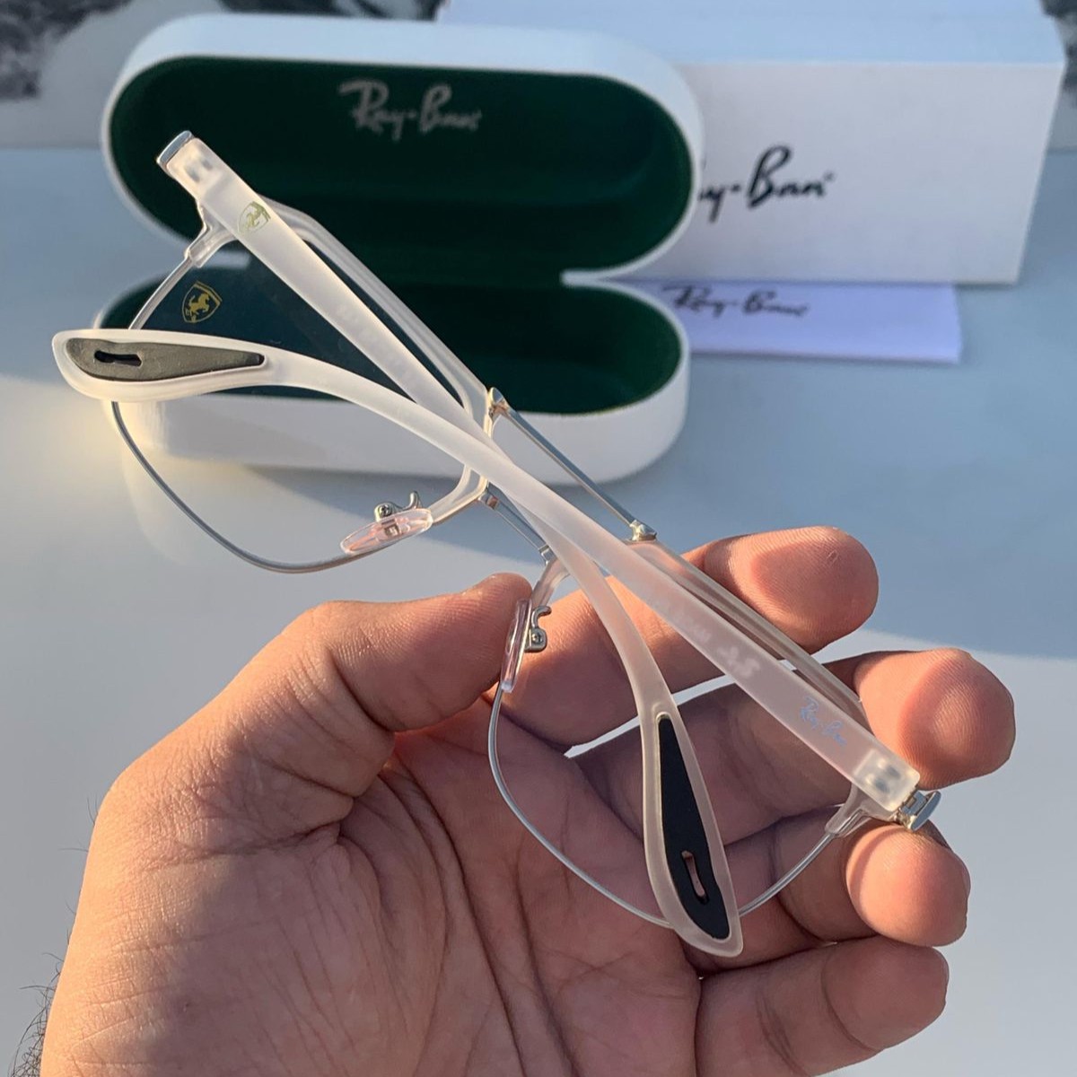 RAY-BAN SUNGLASSES / FRAME 125